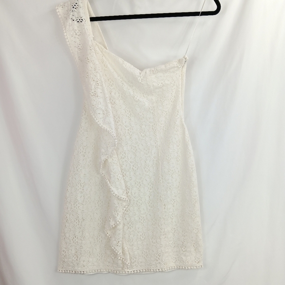 CUPCAKES AND CASHMERE Aresa Women's One-Shoulder Lace Ruffle Dress Size 6 - Picture 2 of 6